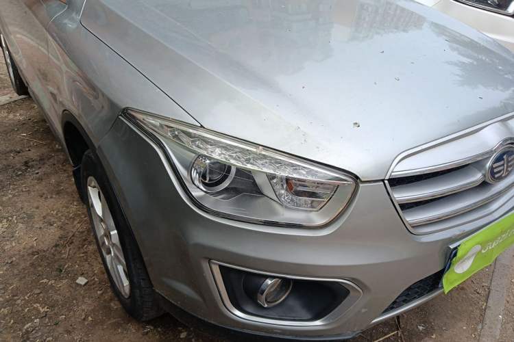 Used Bestune X80 2013 2.0L automatic comfort version Right Front Headlight