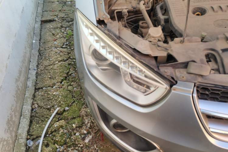 Used Bestune X80 2013 2.0L manual luxury version Right Front Headlight