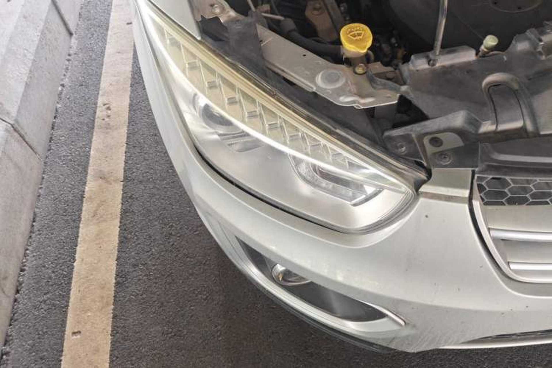 Used Bestune X80 2013 2.0L automatic comfort version Right Front Headlight