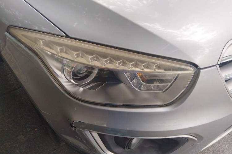 Used Bestune X80 2013 2.0L automatic comfort version Right Front Headlight