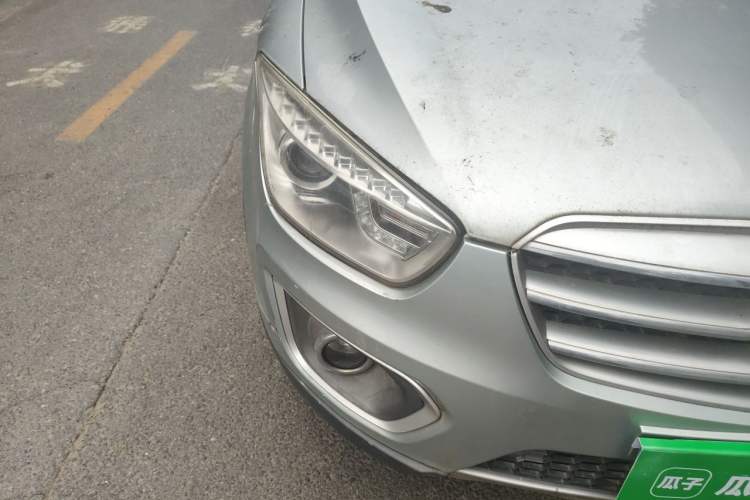 Used Bestune X80 2013 2.0L automatic comfort version Right Front Headlight