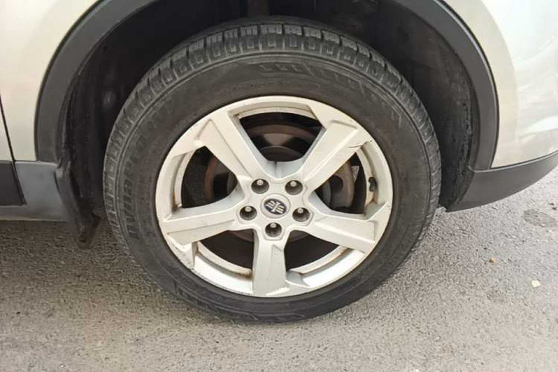 Used Bestune X80 2013 2.0L automatic comfort version Right Front Wheel Hub