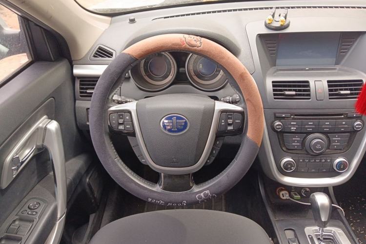 Used Bestune X80 2013 2.0L automatic comfort version Steering Wheel