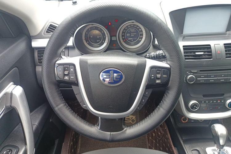 Used Bestune X80 2013 2.0L automatic comfort version Steering Wheel