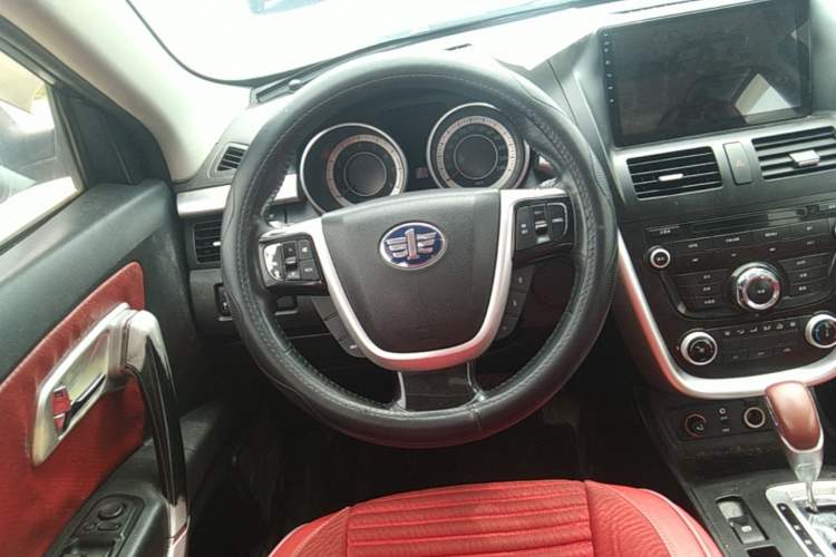 Used Bestune X80 2013 2.0L automatic comfort version Steering Wheel