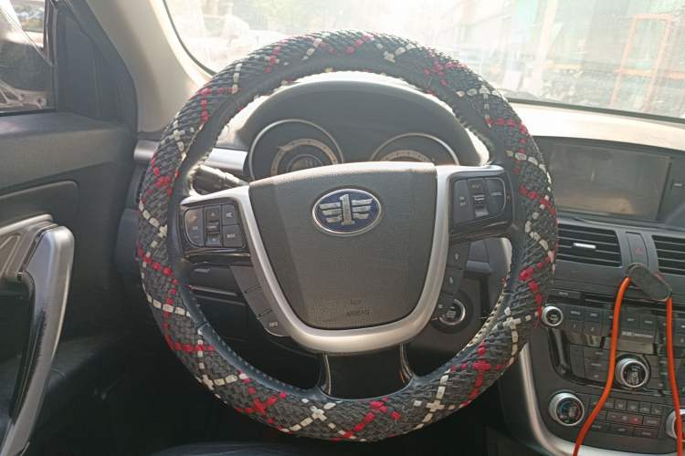 Used Bestune X80 2013 2.0L automatic luxury version Steering Wheel