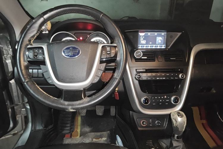 Used Bestune X80 2013 2.0L manual luxury version Steering Wheel