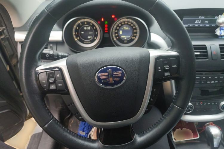Used Bestune X80 2013 2.0L automatic comfort version Steering Wheel