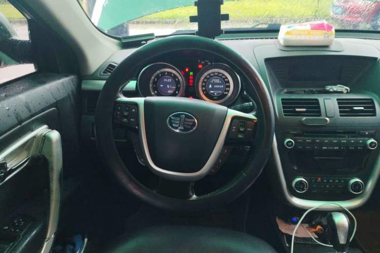 Used Bestune X80 2013 2.0L automatic luxury version Steering Wheel