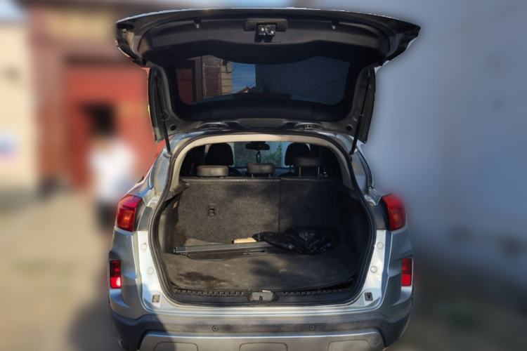 Used Bestune X80 2013 2.0L manual luxury version Trunk