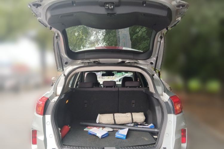 Used Bestune X80 2013 2.0L automatic comfort version Trunk