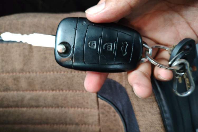 Used Bestune X80 2013 2.0L automatic luxury version Vehicle Key
