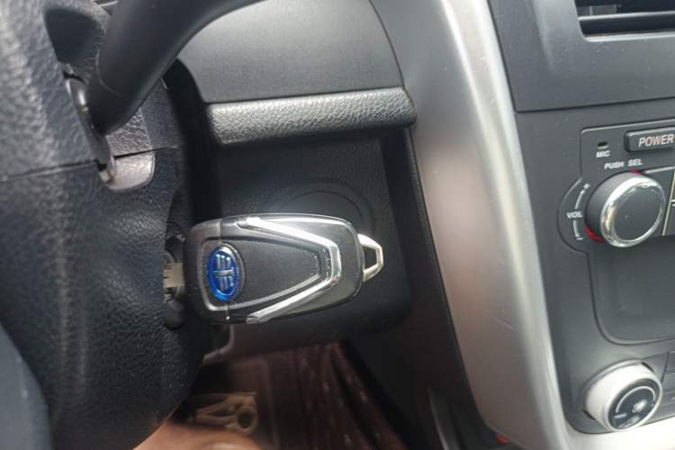 Used Bestune X80 2013 2.0L automatic comfort version Vehicle Key