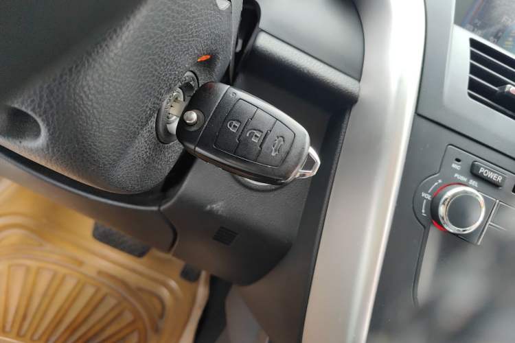 Used Bestune X80 2013 2.0L automatic luxury version Vehicle Key