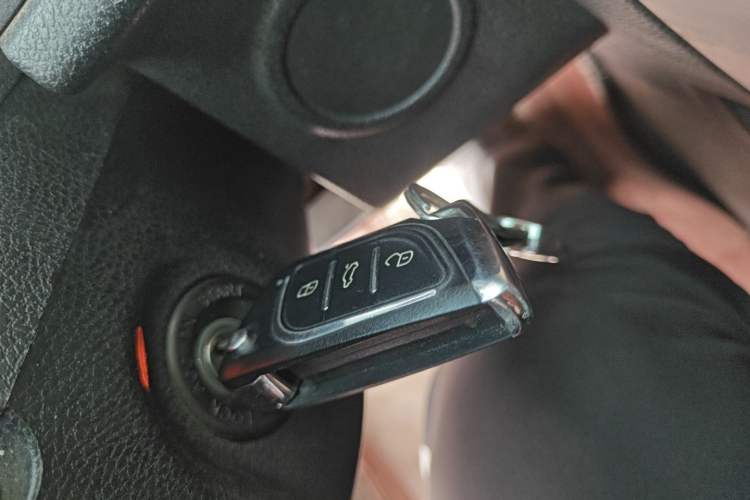 Used Bestune X80 2013 2.0L automatic luxury version Vehicle Key