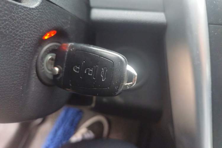Used Bestune X80 2013 2.0L automatic comfort version Vehicle Key