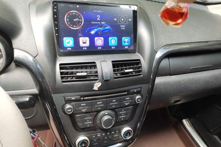Used Bestune X80 2013 2.0L manual luxury version Audio And AC Panel