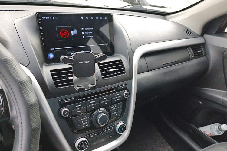 Used Bestune X80 2013 2.0L automatic comfort version Audio And AC Panel