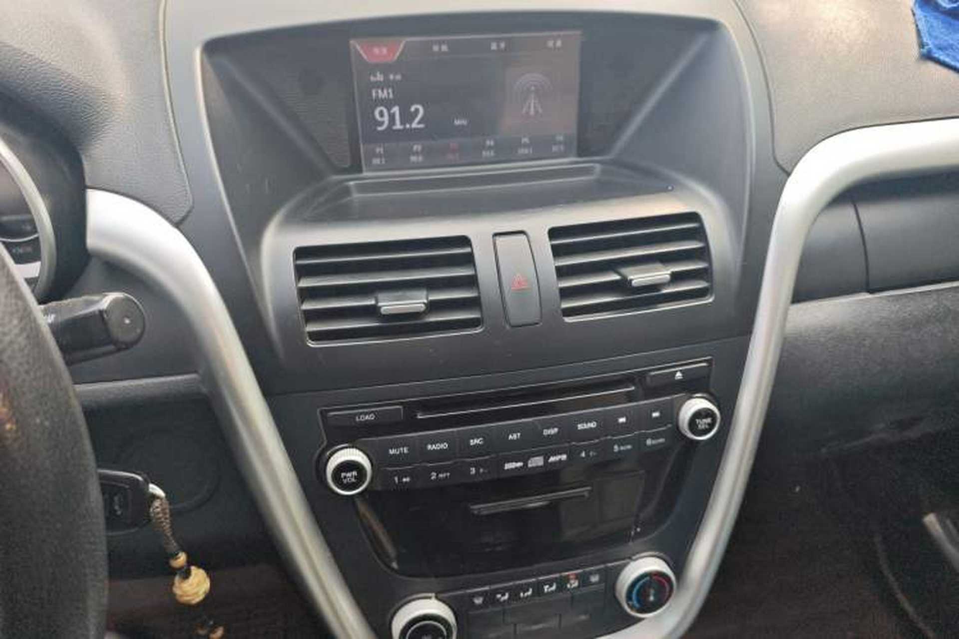 Used Bestune X80 2013 2.0L automatic comfort version Audio And AC Panel