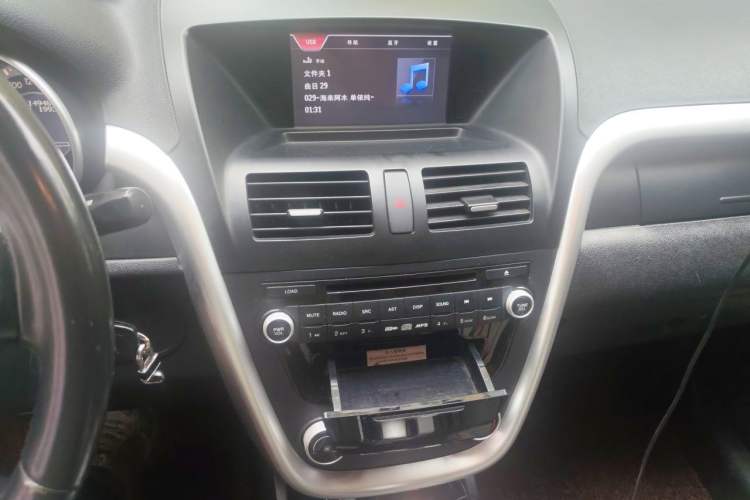 Used Bestune X80 2013 2.0L automatic comfort version Audio And AC Panel