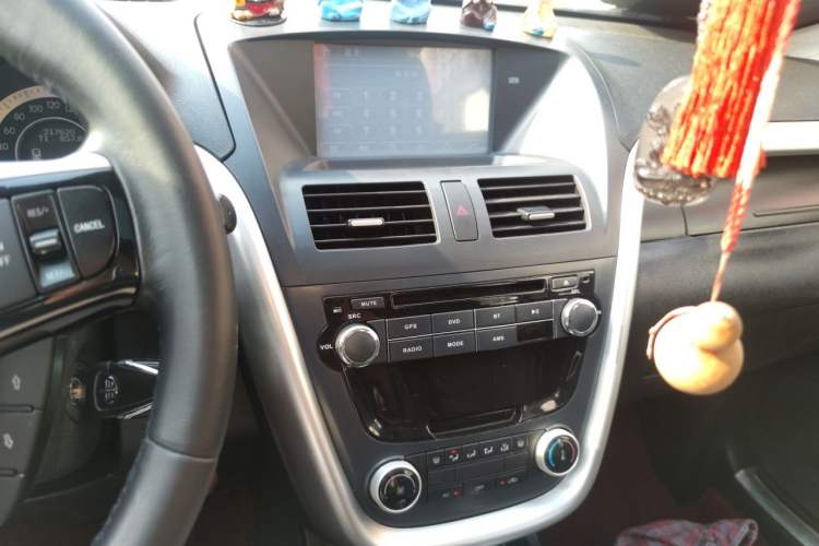 Used Bestune X80 2013 2.0L automatic comfort version Audio And AC Panel