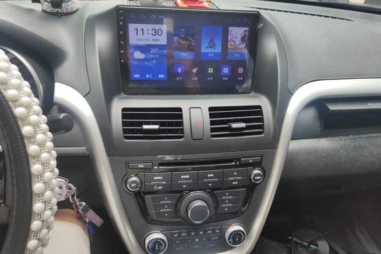 Used Bestune X80 2013 2.0L automatic luxury version Audio And AC Panel