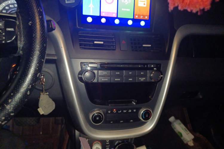 Used Bestune X80 2013 2.0L automatic comfort version Audio And AC Panel