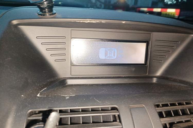 Used Bestune X80 2013 2.0L automatic luxury version Audio And AC Panel