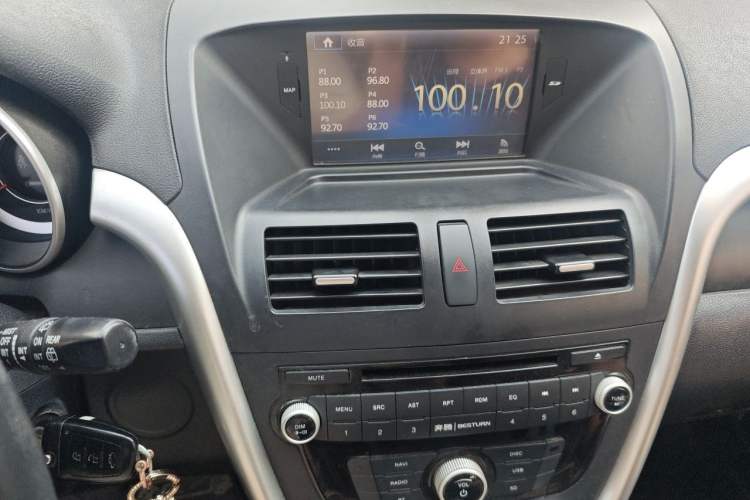 Used Bestune X80 2013 2.0L automatic comfort version Audio And AC Panel