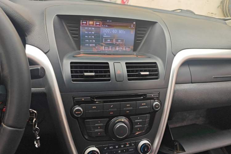 Used Bestune X80 2013 2.0L manual luxury version Audio And AC Panel