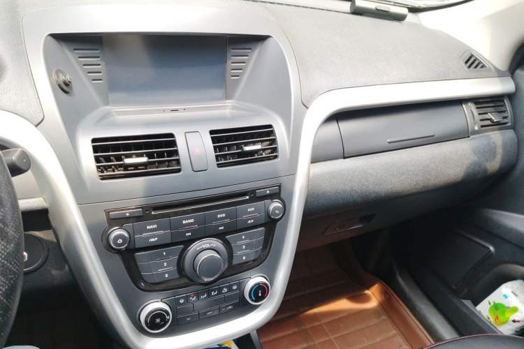 Used Bestune X80 2013 2.0L automatic comfort version Audio And AC Panel