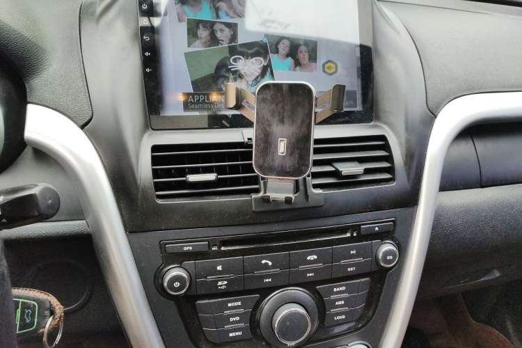 Used Bestune X80 2013 2.0L automatic comfort version Audio And AC Panel