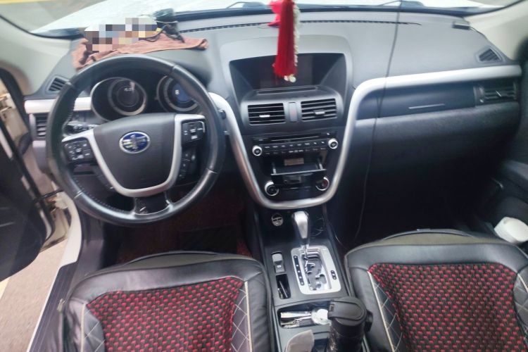 Used Bestune X80 2013 2.0L automatic comfort version Center Console