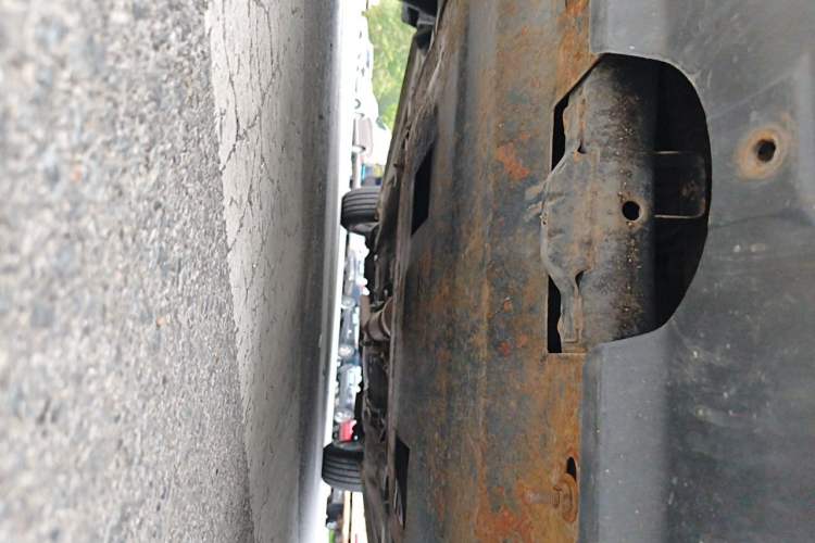 Used Bestune X80 2013 2.0L automatic comfort version Chassis Front