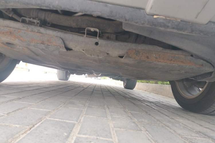 Used Bestune X80 2013 2.0L automatic luxury version Chassis Front