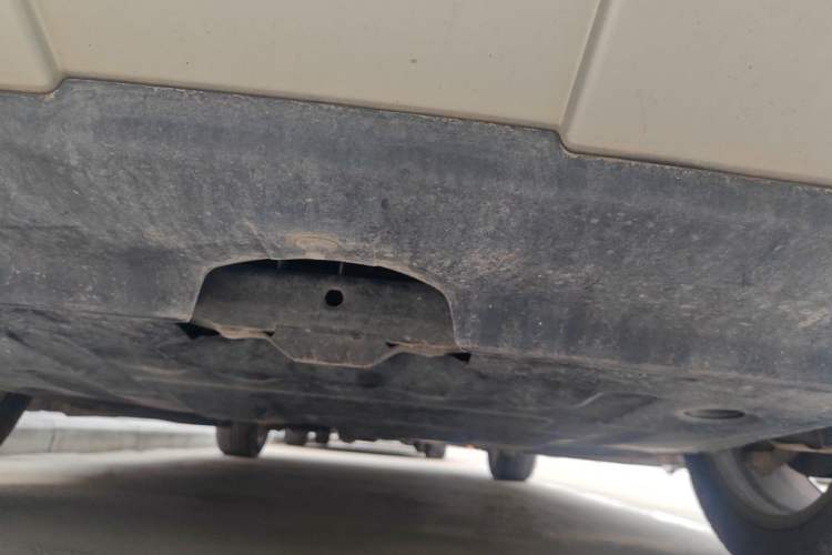 Used Bestune X80 2013 2.0L automatic luxury version Chassis Front