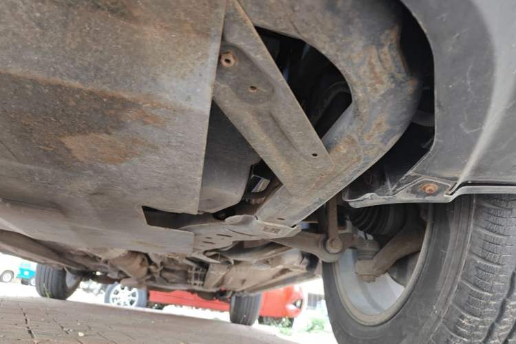 Used Bestune X80 2013 2.0L automatic luxury version Chassis Front Left