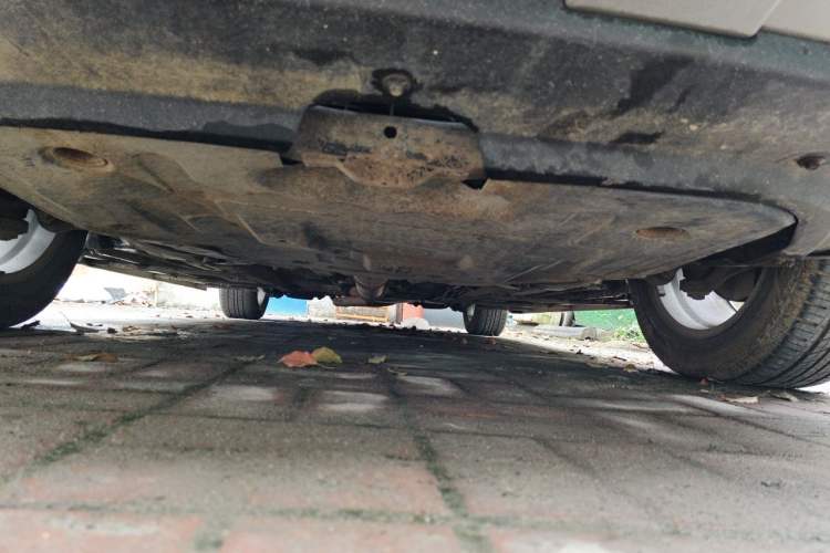 Used Bestune X80 2013 2.0L automatic luxury version Chassis Front