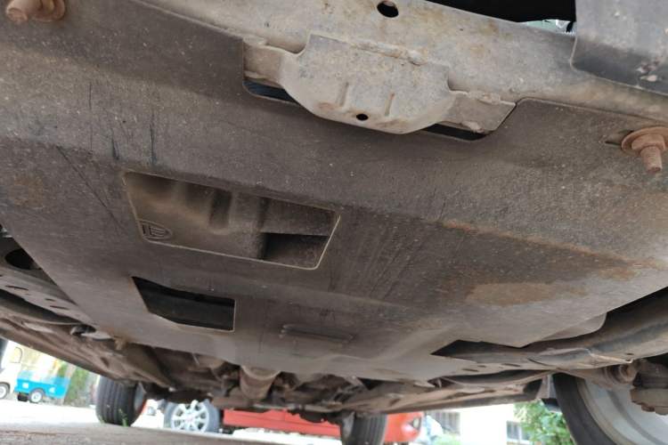 Used Bestune X80 2013 2.0L automatic luxury version Chassis Front