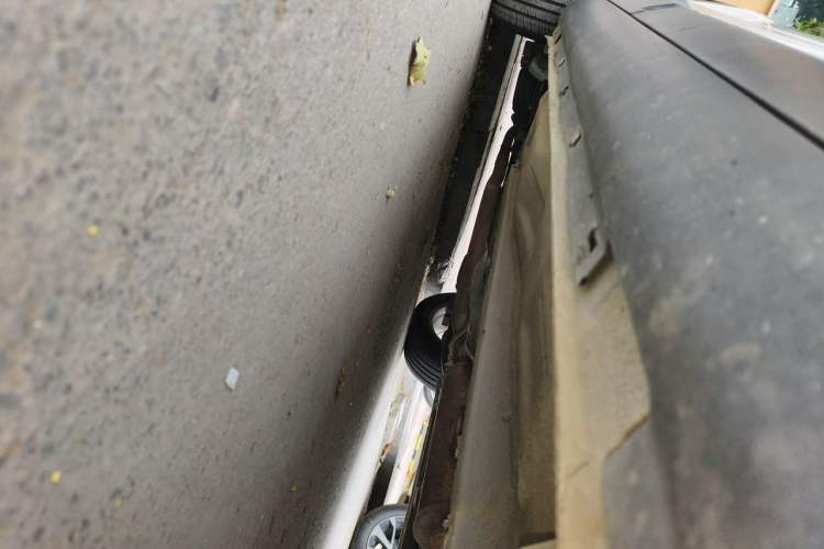 Used Bestune X80 2013 2.0L automatic comfort version Chassis Front Right