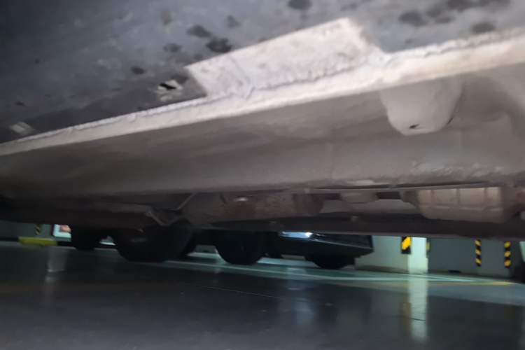 Used Bestune X80 2013 2.3L automatic flagship version Chassis Front Right