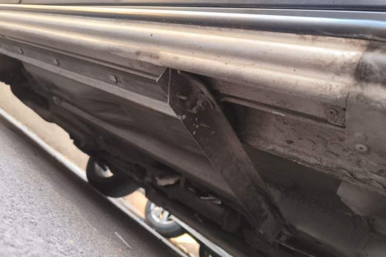 Used Bestune X80 2013 2.0L automatic comfort version Chassis Front Right
