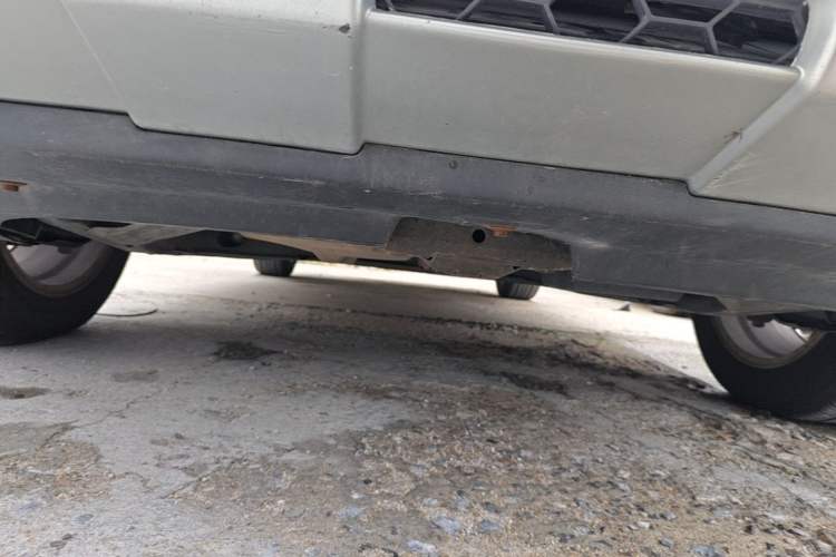 Used Bestune X80 2013 2.0L automatic luxury version Chassis Front
