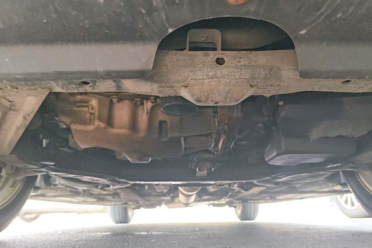 Used Bestune X80 2013 2.0L automatic luxury version Chassis Front