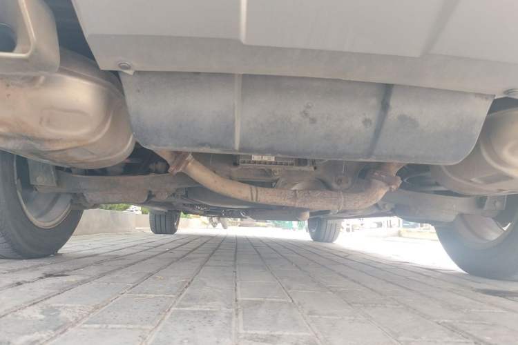Used Bestune X80 2013 2.0L automatic luxury version Chassis Rear