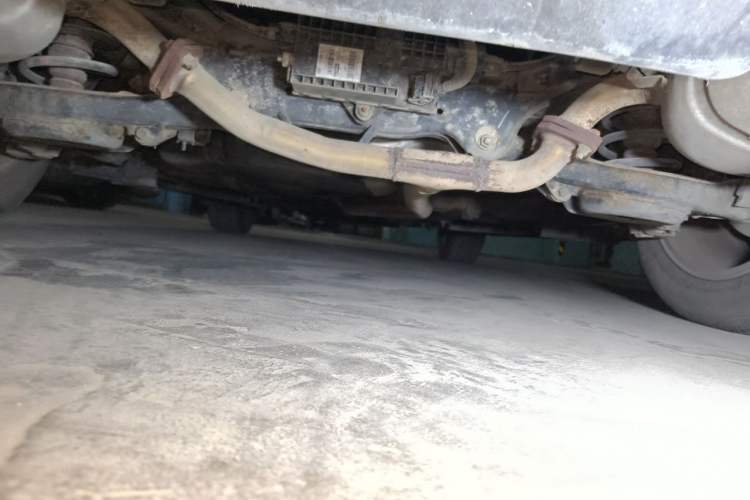 Used Bestune X80 2013 2.0L automatic luxury version Chassis Rear