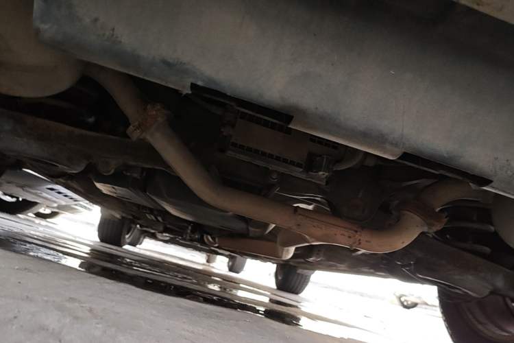 Used Bestune X80 2013 2.0L automatic comfort version Chassis Rear