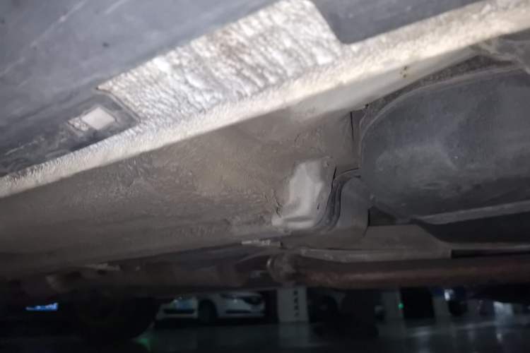 Used Bestune X80 2013 2.3L automatic flagship version Chassis Rear Left