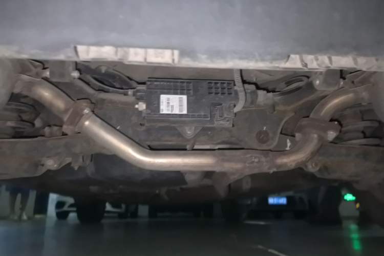 Used Bestune X80 2013 2.3L automatic flagship version Chassis Rear
