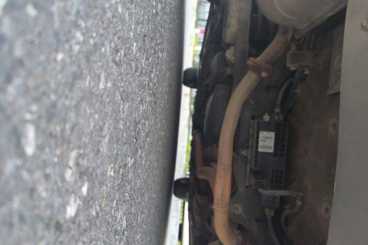 Used Bestune X80 2013 2.0L automatic luxury version Chassis Rear